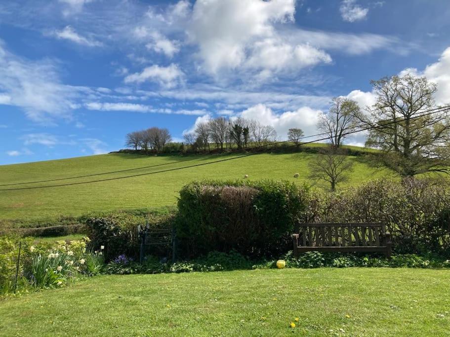 Charming Countryside Cottage Ground Floor Apartment In Combeinteignhead Devon Bishopsteignton Bagian luar foto